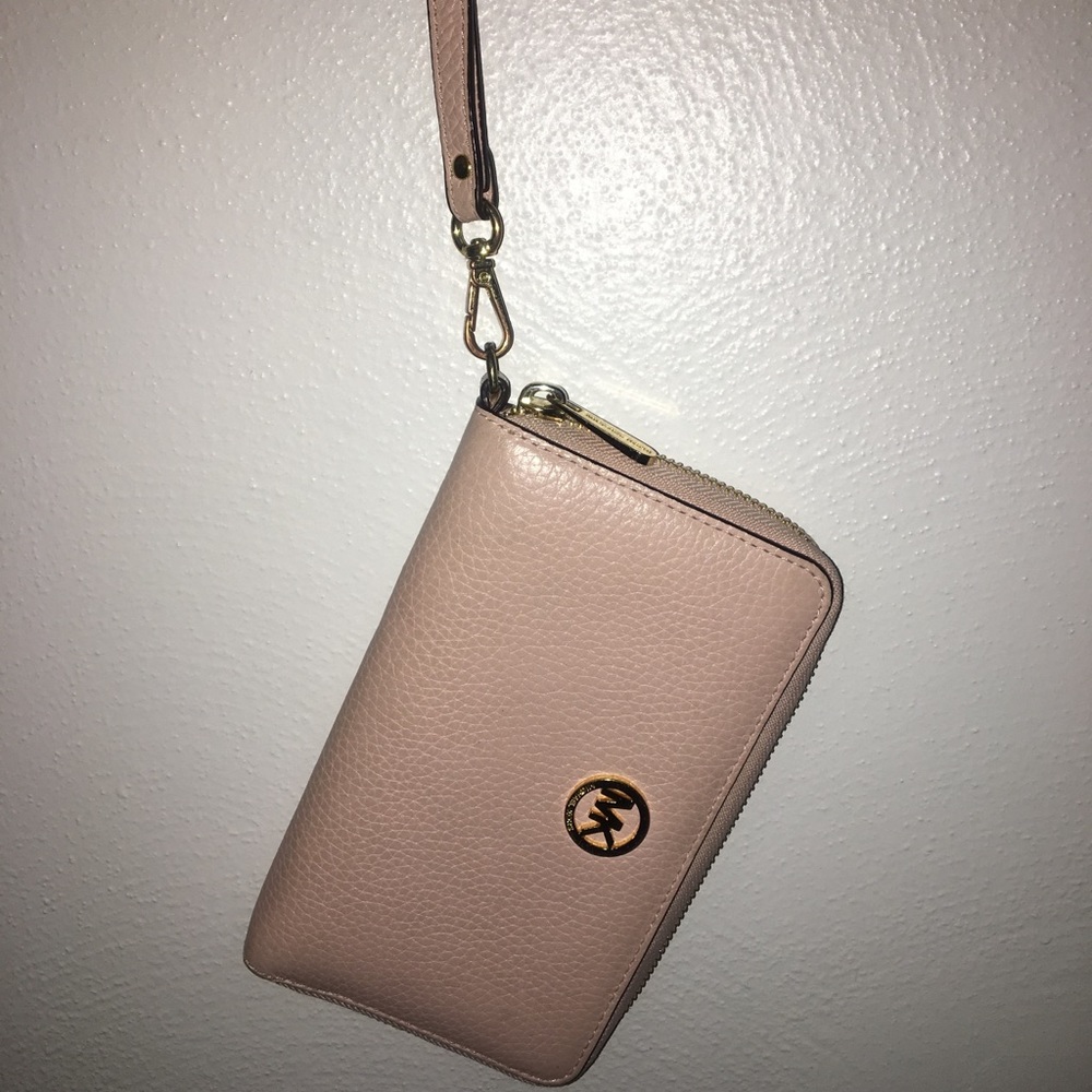 Wristlet - Picture 2 of 5